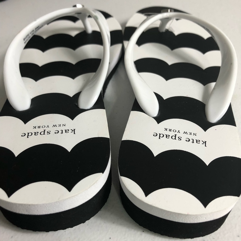 KATE SPADE NWT BLK& White Flip flops SIZE 5 - Picture 8 of 9